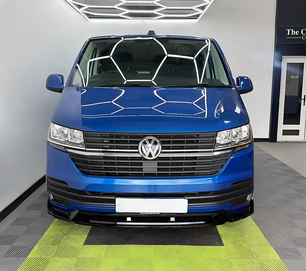 Used 2021 Volkswagen Transporter Startline Blue - Interior and Exterior details 4