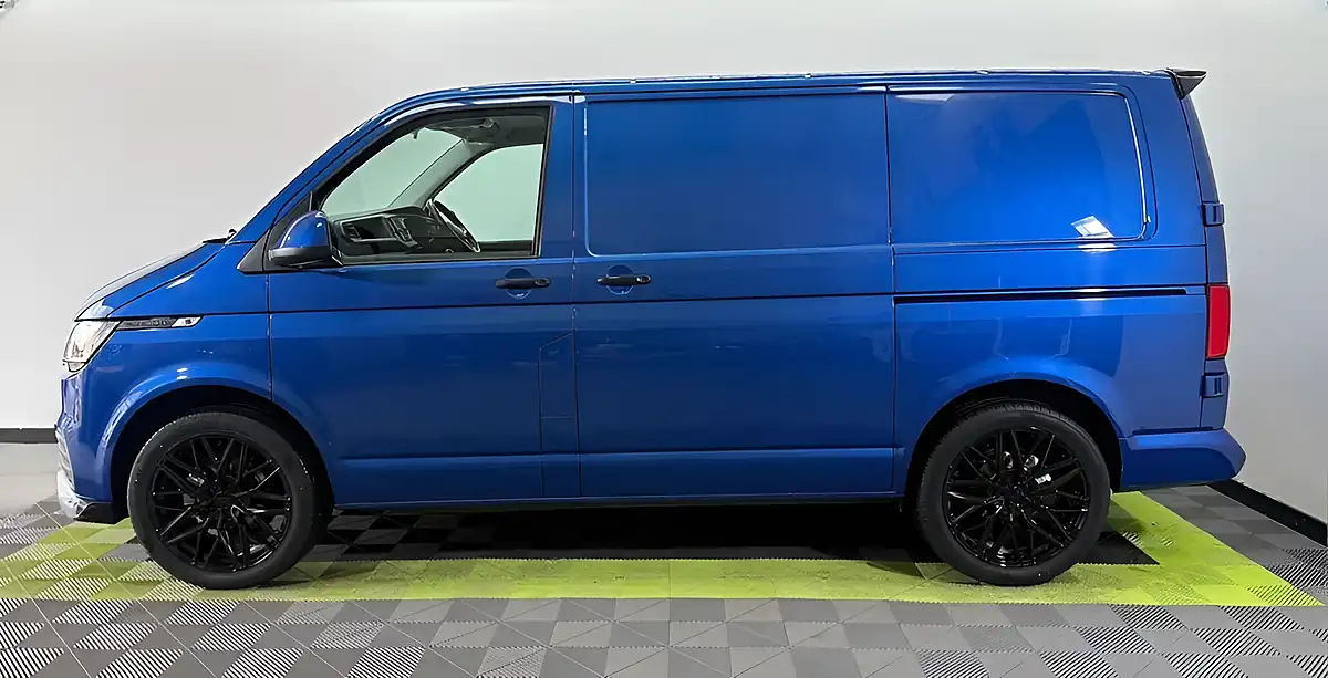 Used 2021 Volkswagen Transporter Startline Blue - Interior and Exterior details 7