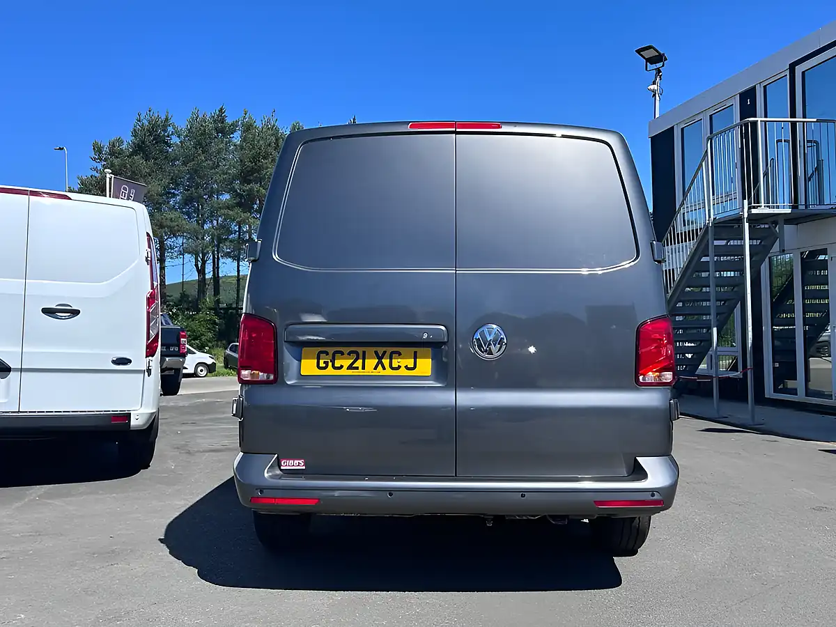 Used 2021 Volkswagen Transporter Startline Grey - Interior and Exterior details 4