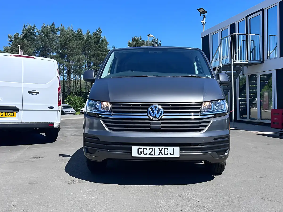 Used 2021 Volkswagen Transporter Startline Grey - Interior and Exterior details 9