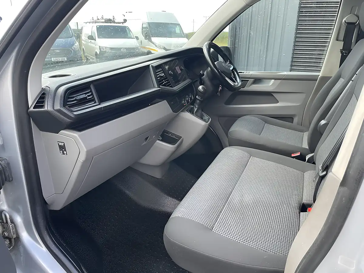 Used 2021 Volkswagen Transporter Startline Silver - Interior and Exterior details 3