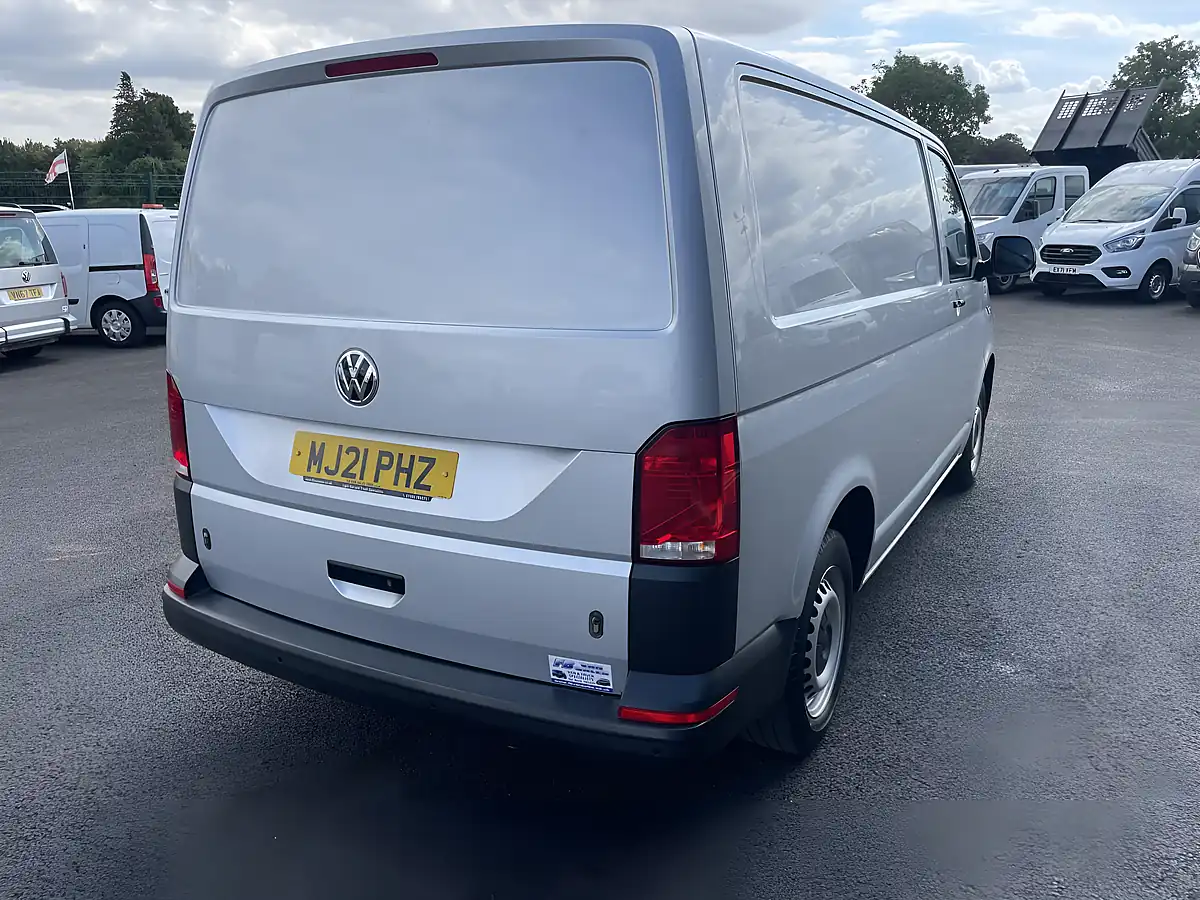 Used 2021 Volkswagen Transporter Startline Silver - Interior and Exterior details 6