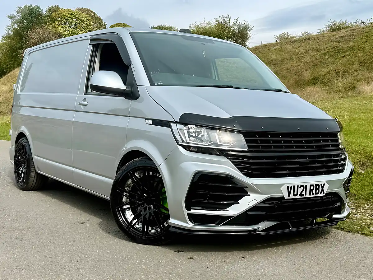 Used 2021 Volkswagen Transporter Startline Silver - Front View