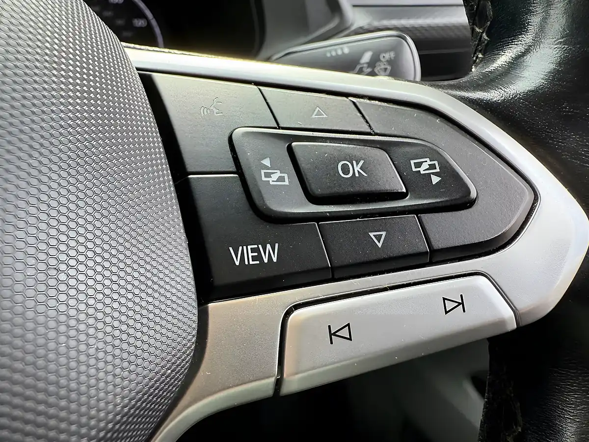 Used 2021 Volkswagen Transporter Startline Silver - Interior and Exterior details 16