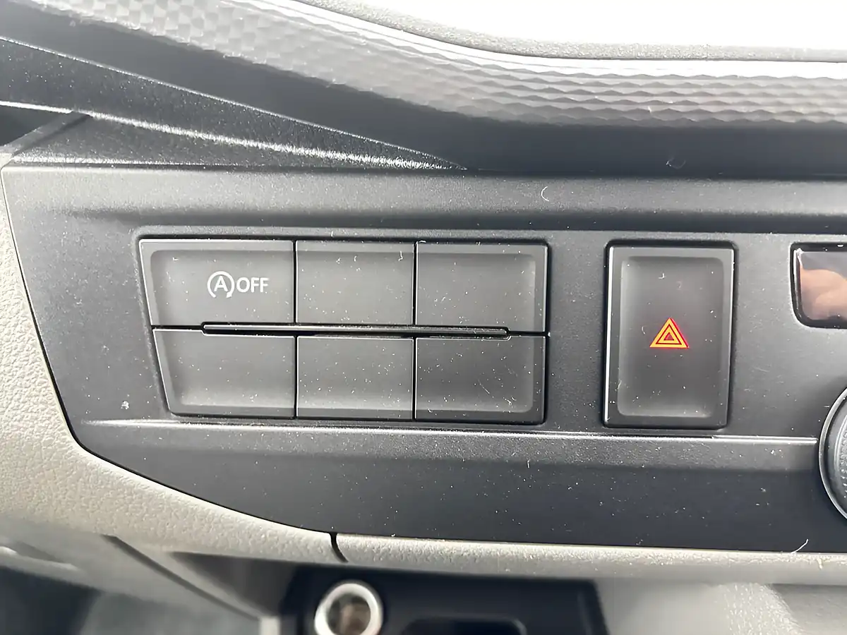 Used 2021 Volkswagen Transporter Startline Silver - Interior and Exterior details 12