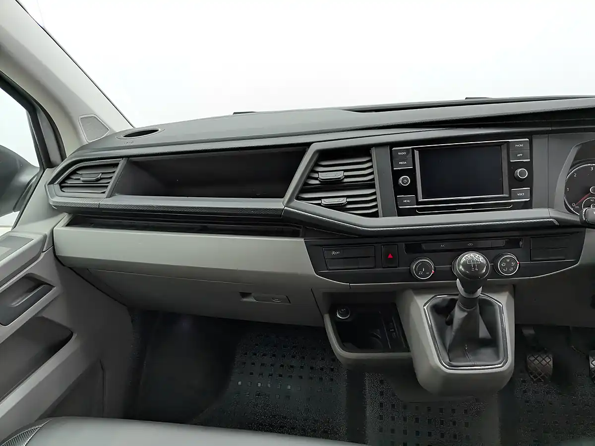 Used 2021 Volkswagen Transporter Startline Silver - Interior and Exterior details 15
