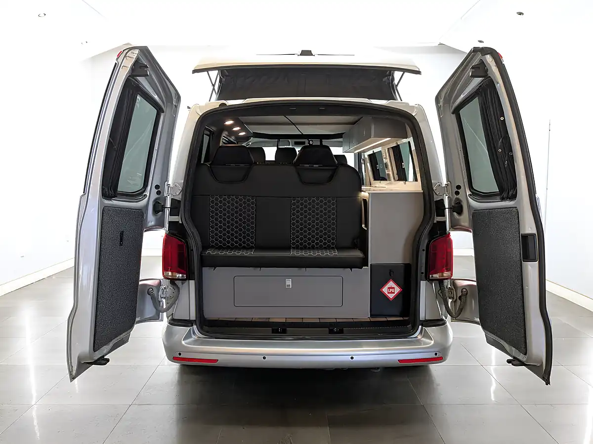 Used 2021 Volkswagen Transporter Startline Silver - Interior and Exterior details 9