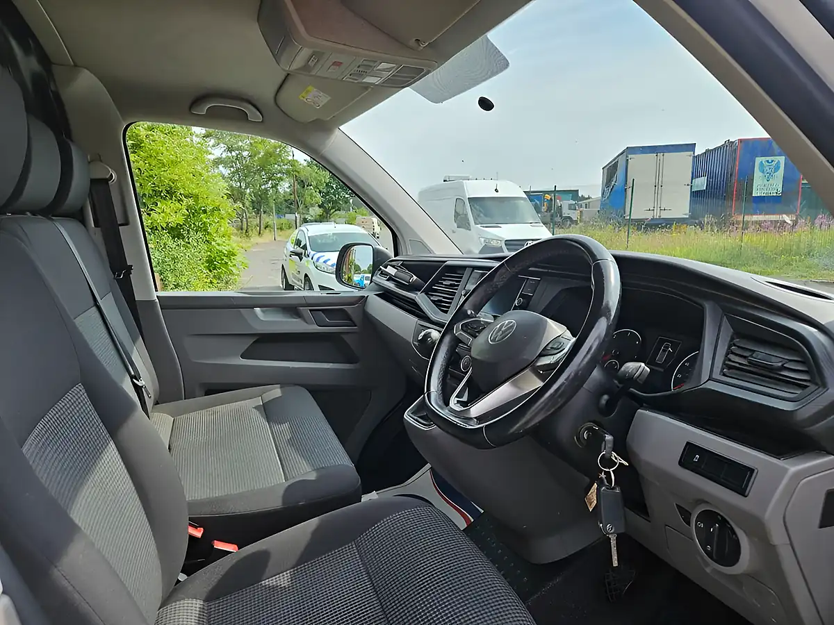 Used 2021 Volkswagen Transporter Startline White - Interior and Exterior details 11