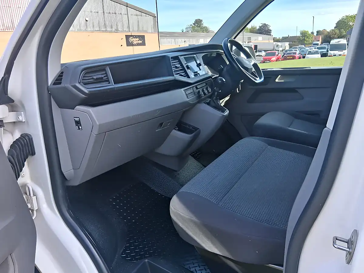 Used 2021 Volkswagen Transporter Startline White - Interior and Exterior details 12