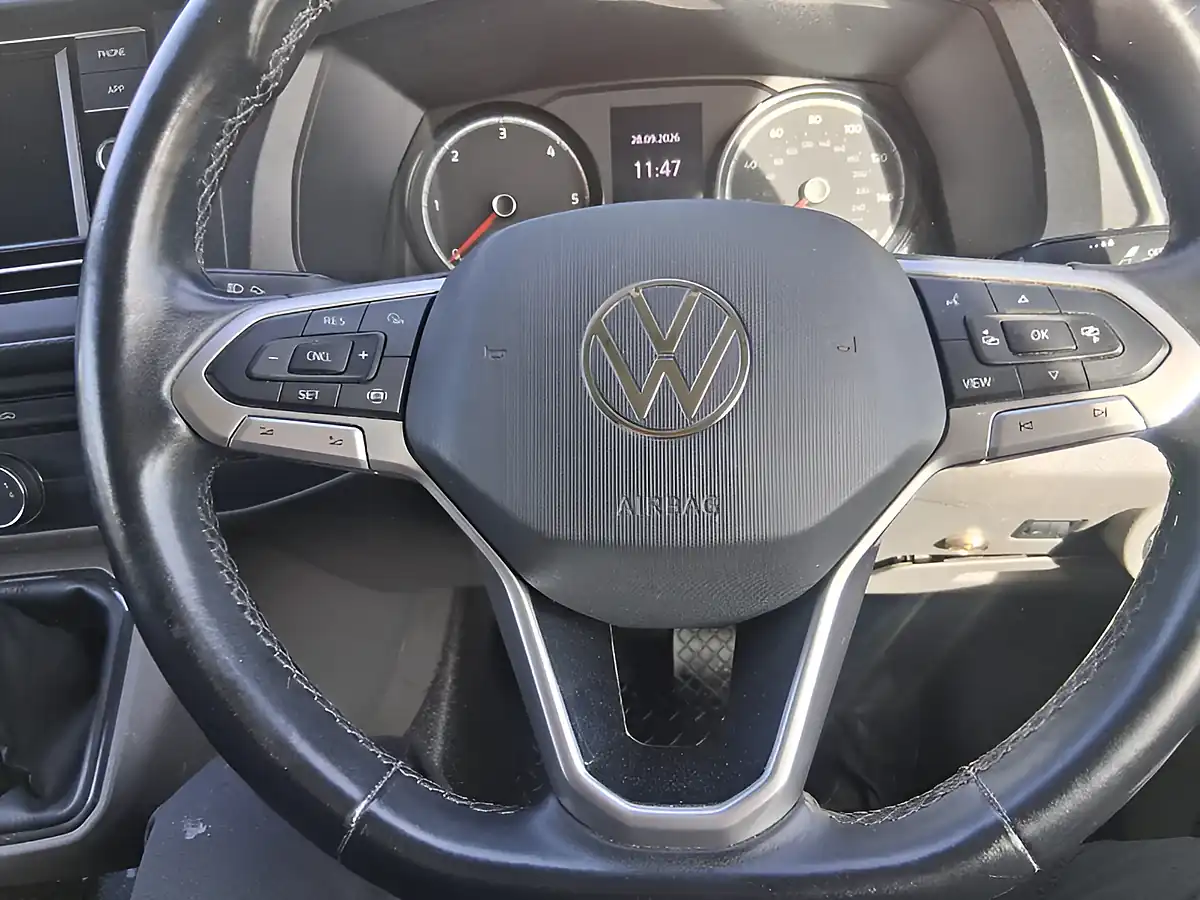 Used 2021 Volkswagen Transporter Startline White - Interior and Exterior details 14