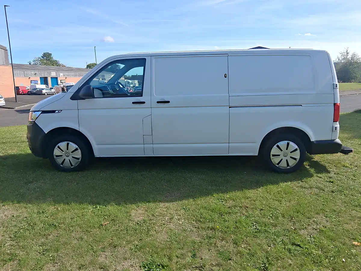 Used 2021 Volkswagen Transporter Startline White - Interior and Exterior details 2