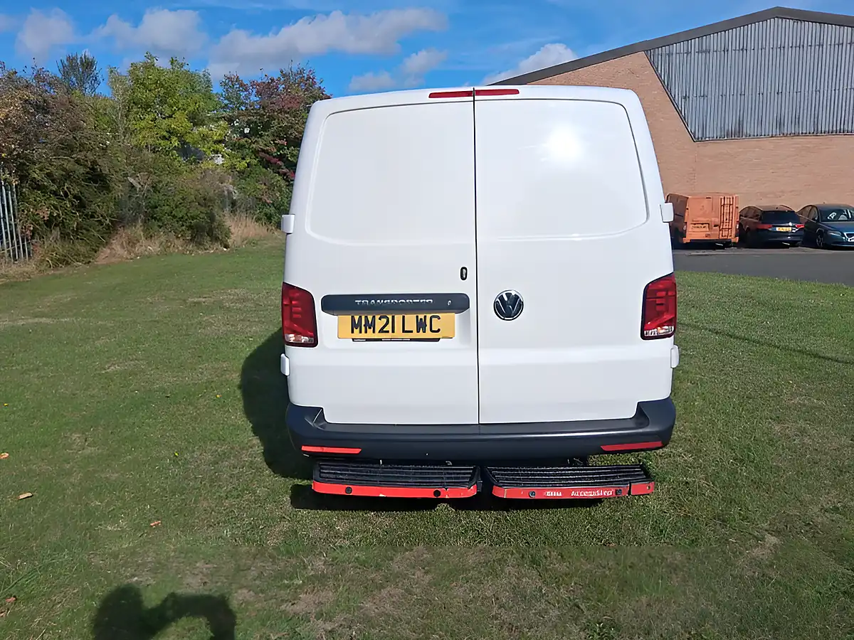 Used 2021 Volkswagen Transporter Startline White - Interior and Exterior details 4
