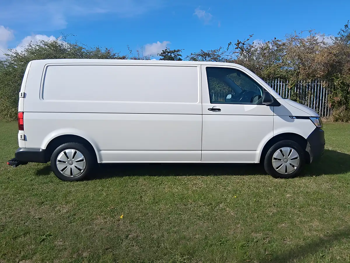 Used 2021 Volkswagen Transporter Startline White - Interior and Exterior details 6