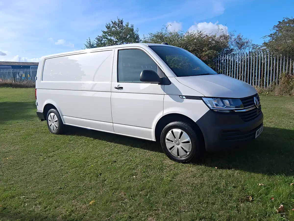 Used 2021 Volkswagen Transporter Startline White - Interior and Exterior details 7