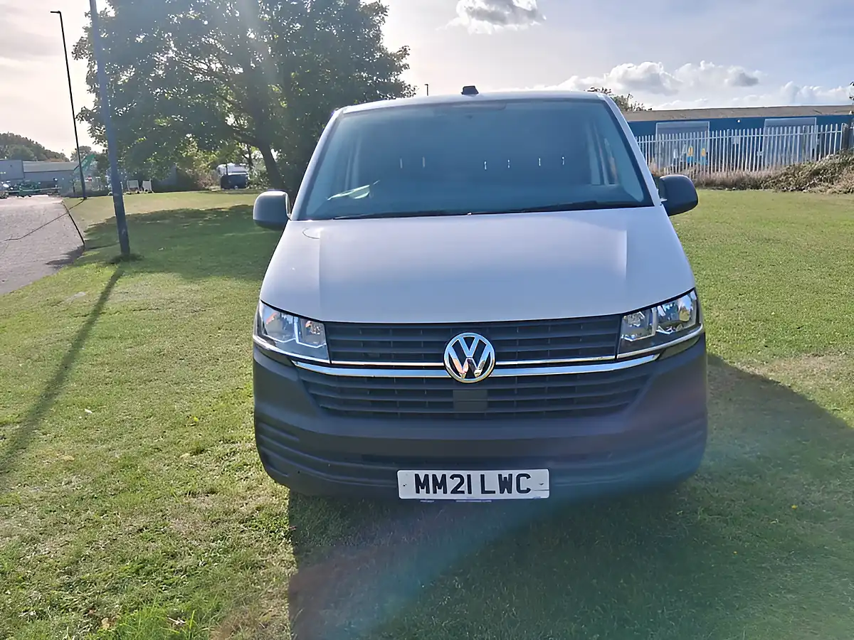 Used 2021 Volkswagen Transporter Startline White - Interior and Exterior details 8