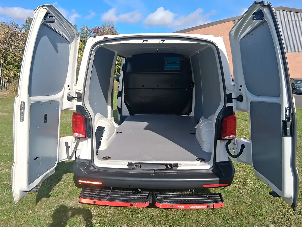 Used 2021 Volkswagen Transporter Startline White - Interior and Exterior details 9