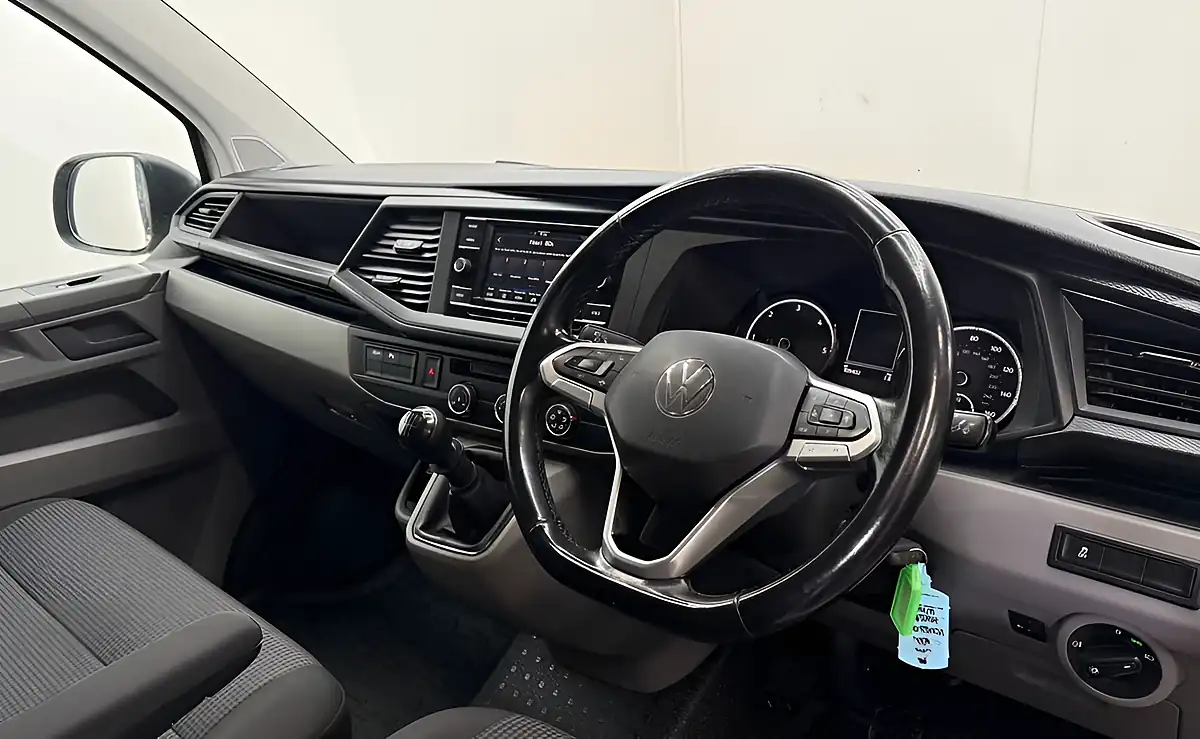 Used 2021 Volkswagen Transporter Startline White - Interior and Exterior details 11