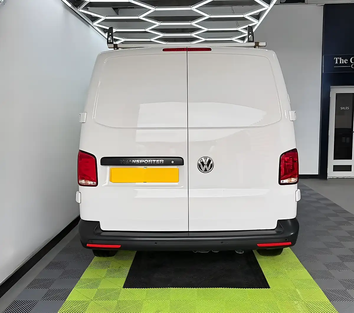 Used 2021 Volkswagen Transporter Startline White - Interior and Exterior details 5