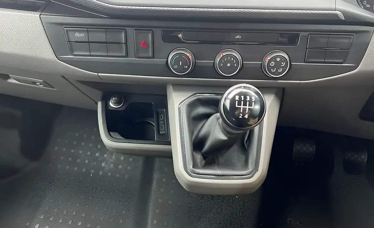 Used 2021 Volkswagen Transporter Startline White - Interior and Exterior details 15