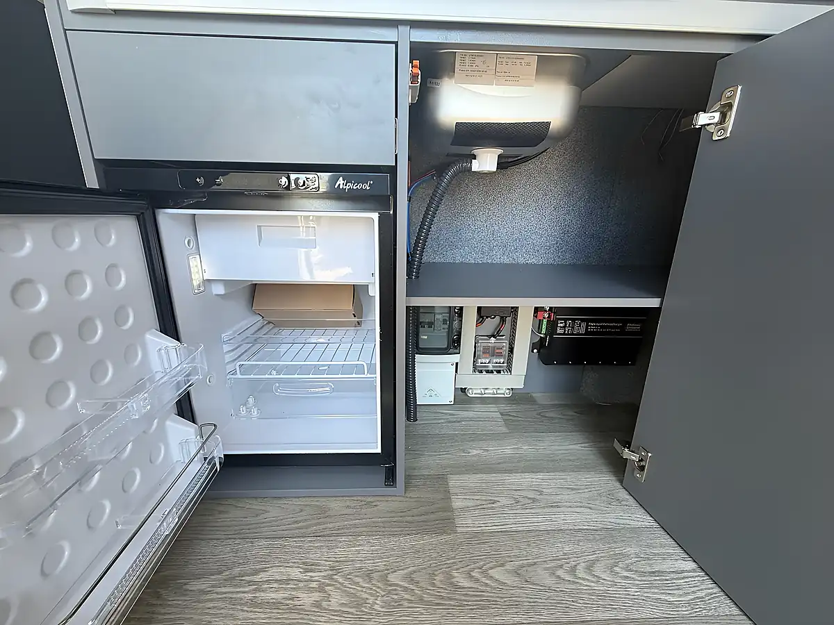 Used 2021 Volkswagen Transporter T28 Camper Grey - Interior and Exterior details 17