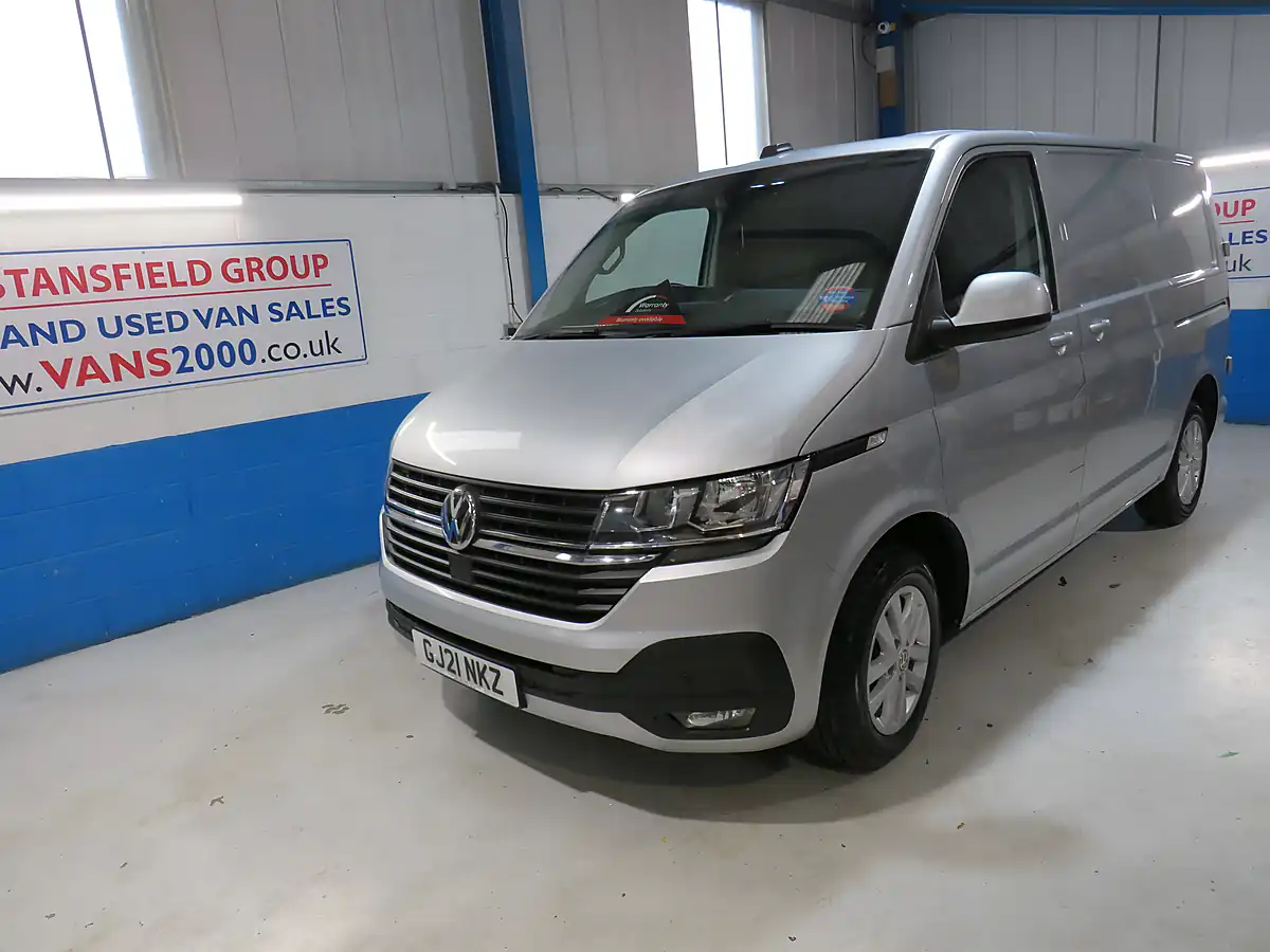 Used 2021 Volkswagen Transporter T30 H-Line Silver - Front View