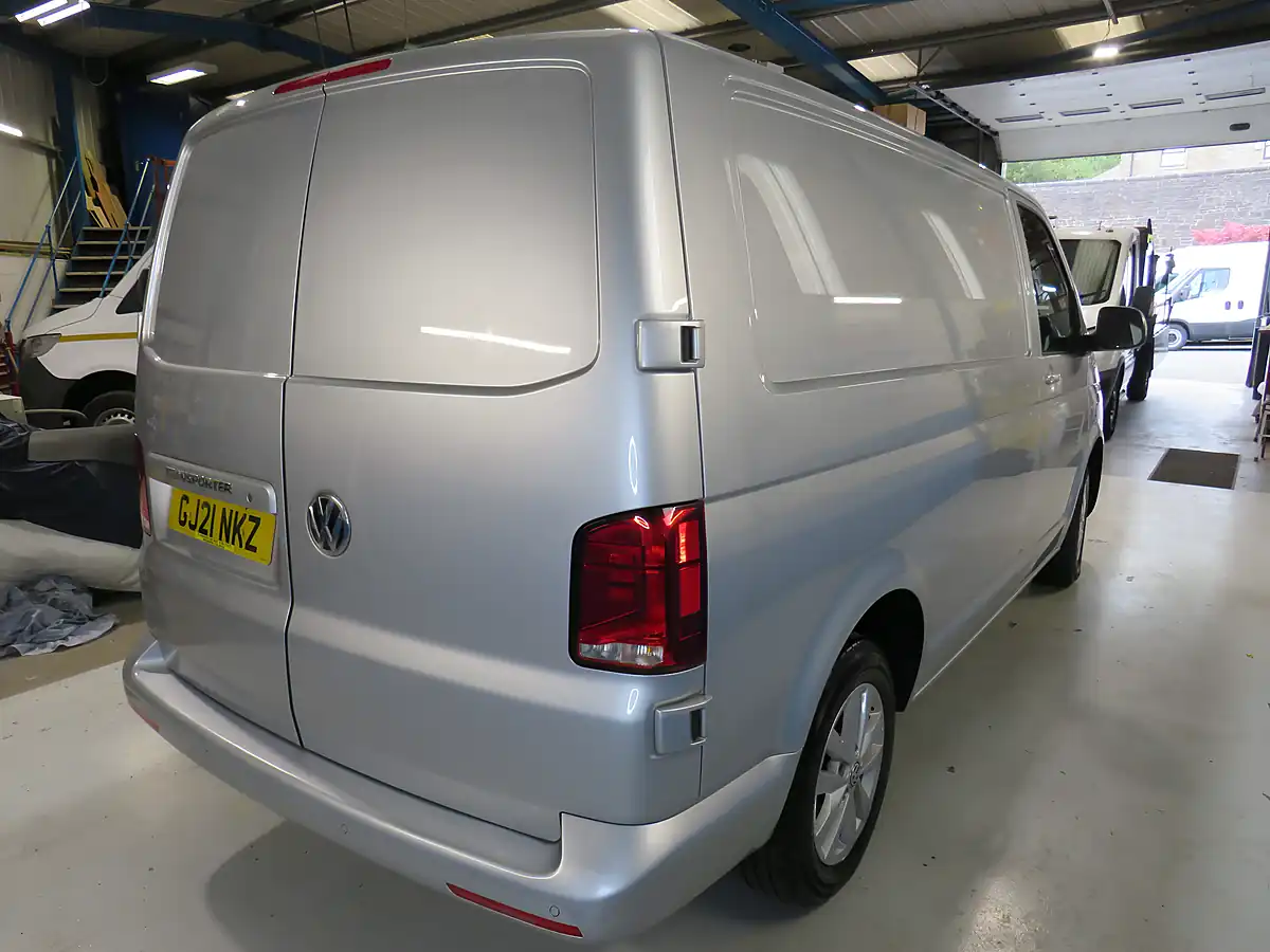 Used 2021 Volkswagen Transporter T30 H-Line Silver - Interior and Exterior details 3