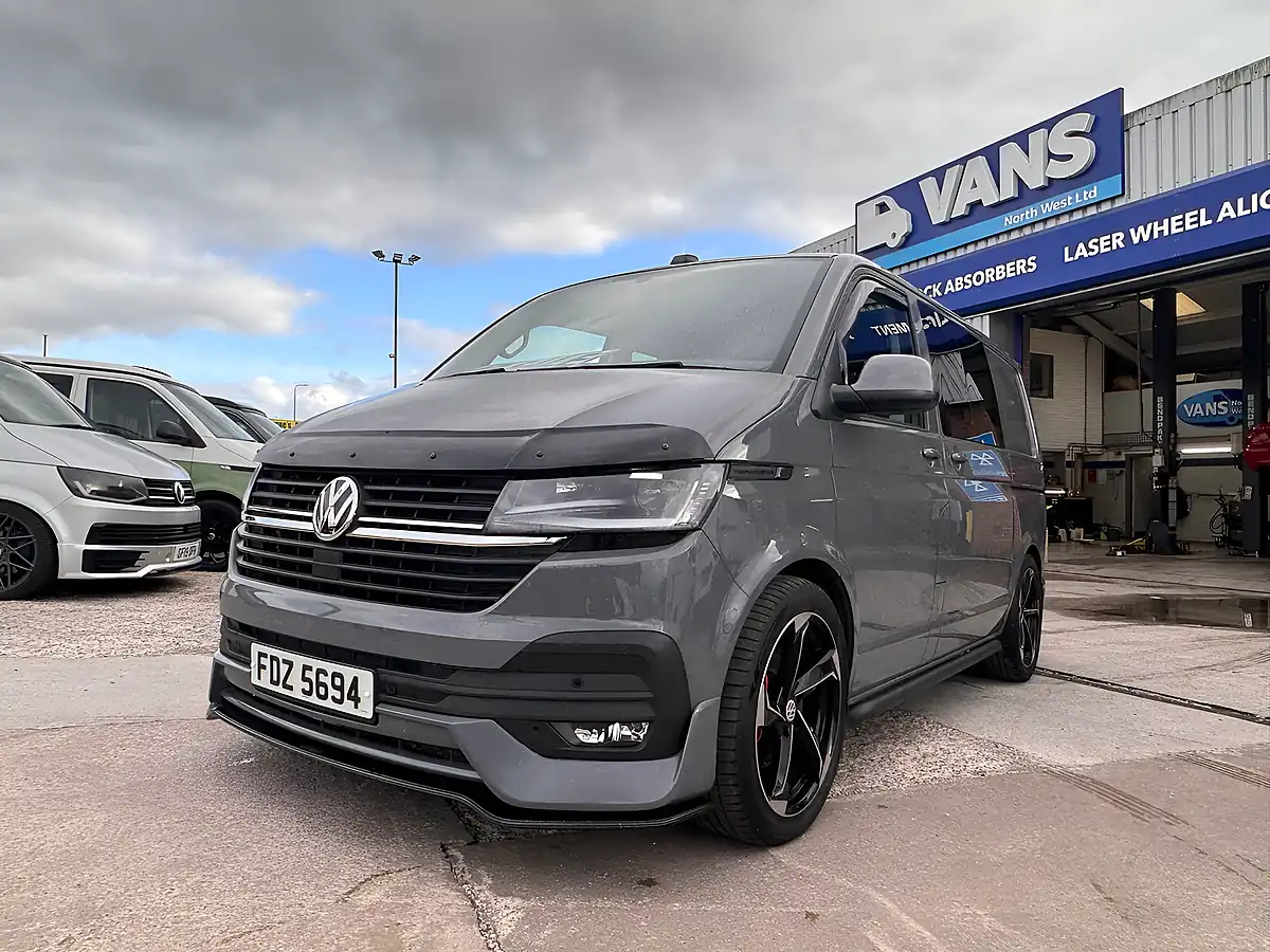 Used 2021 Volkswagen Transporter T32 Highline Grey - Front View
