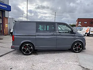 Used 2021 Volkswagen Transporter T32 Highline Grey - Interior and Exterior details 9