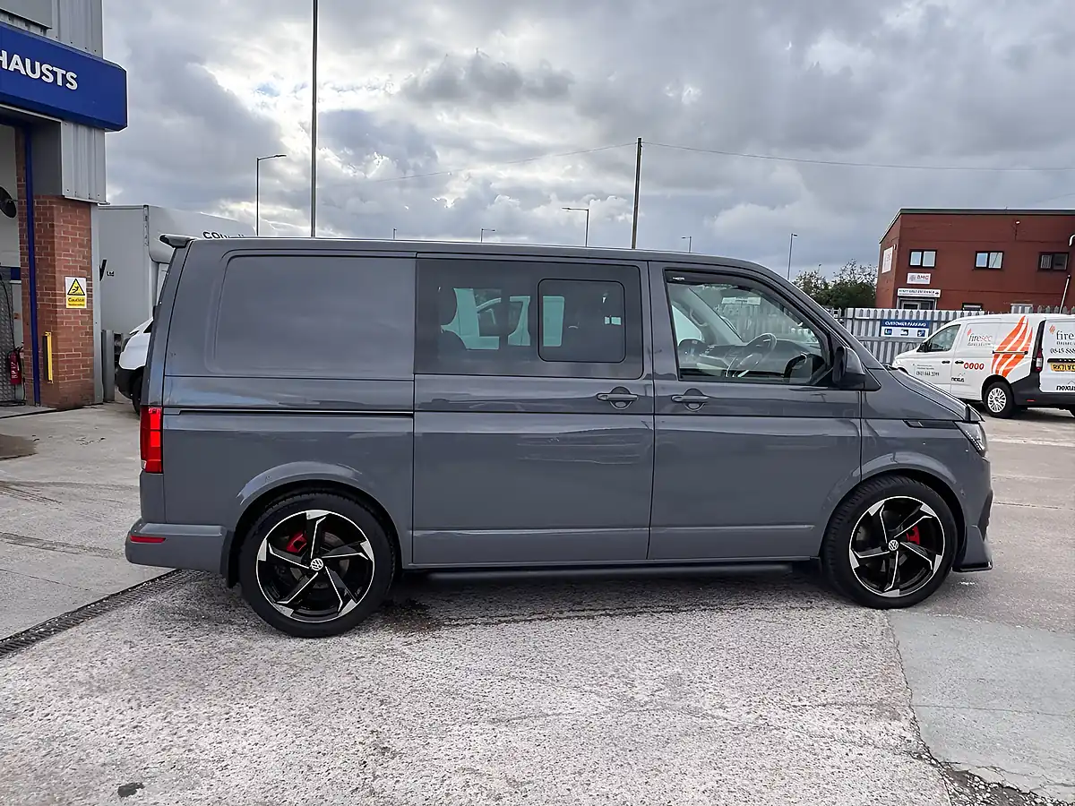 Used 2021 Volkswagen Transporter T32 Highline Grey - Interior and Exterior details 9