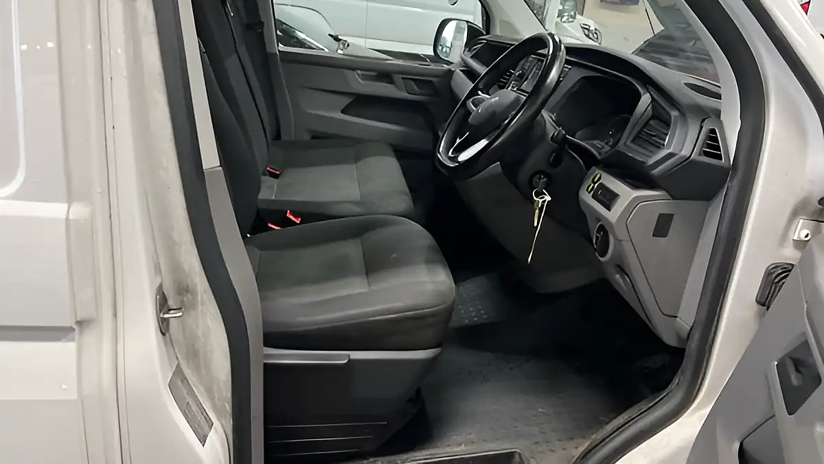 Used 2021 Volkswagen Transporter T32 Startline White - Interior and Exterior details 10