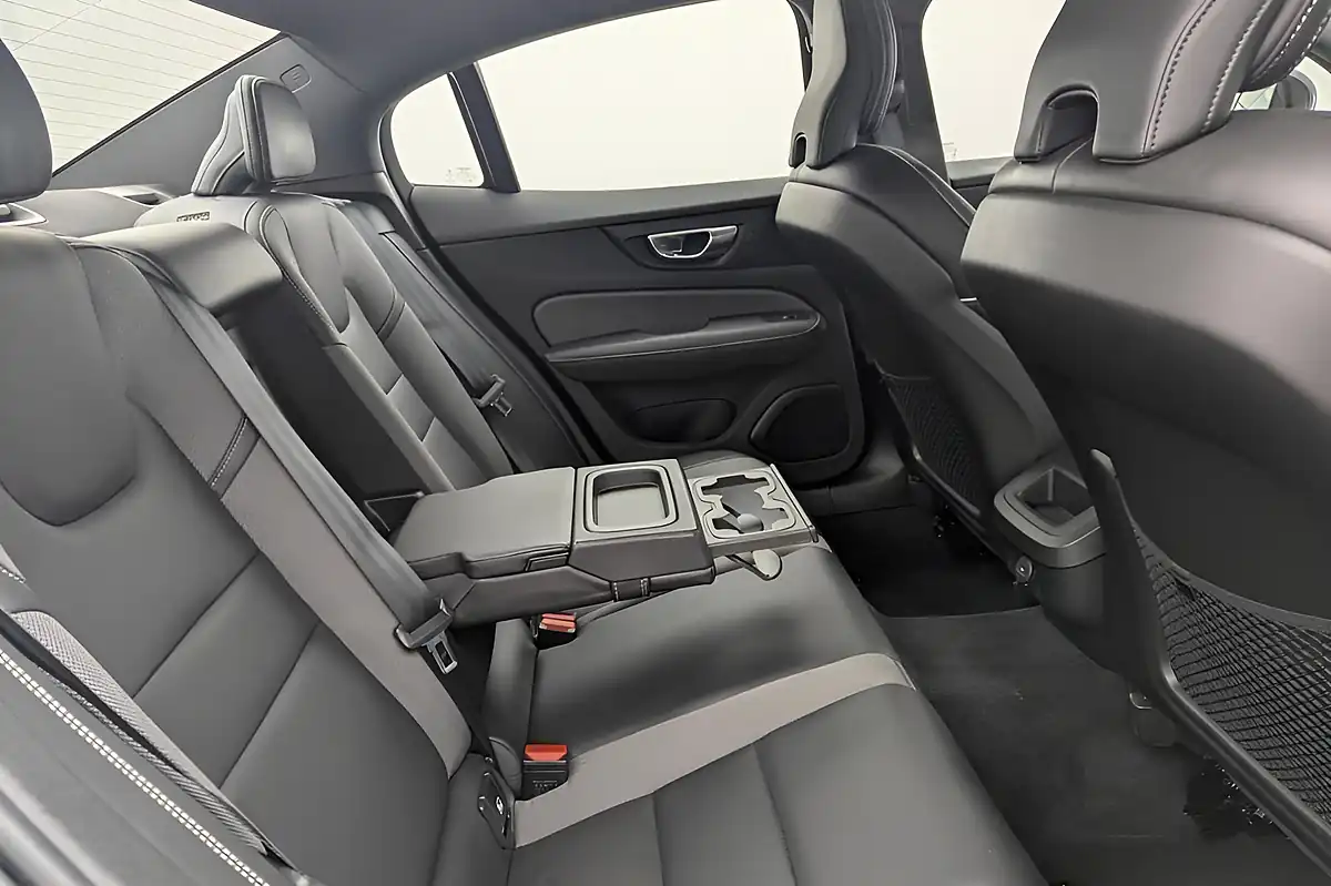 Used 2021 Volvo S60 R-Design Blue - Interior and Exterior details 15