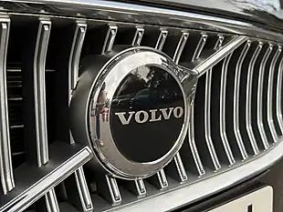 Used 2021 Volvo S90 Inscription Platinum Grey - Interior and Exterior details 11