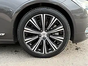 Used 2021 Volvo S90 Inscription Platinum Grey - Interior and Exterior details 12