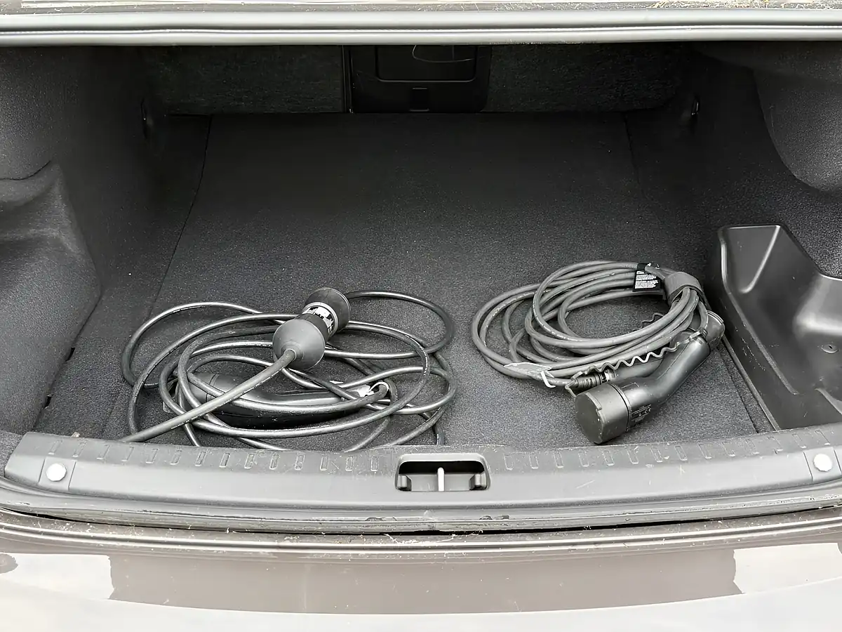 Used 2021 Volvo S90 Inscription Platinum Grey - Interior and Exterior details 15