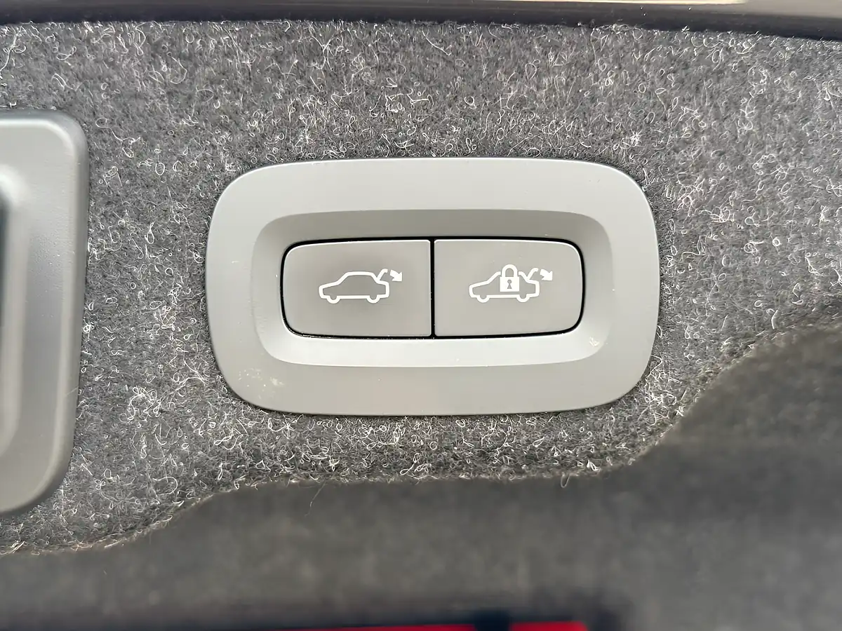 Used 2021 Volvo S90 Inscription Platinum Grey - Interior and Exterior details 16