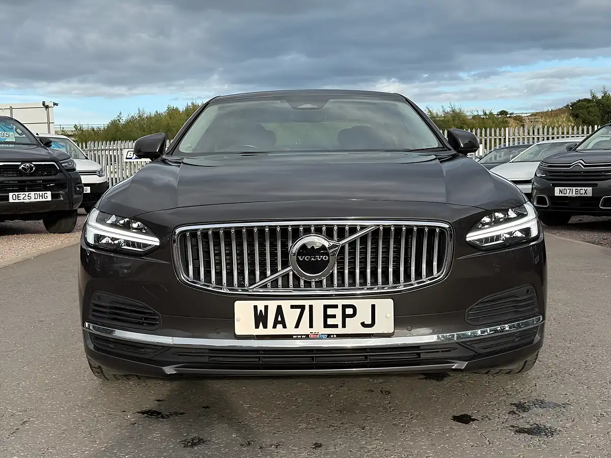 Used 2021 Volvo S90 Inscription Platinum Grey - Interior and Exterior details 2
