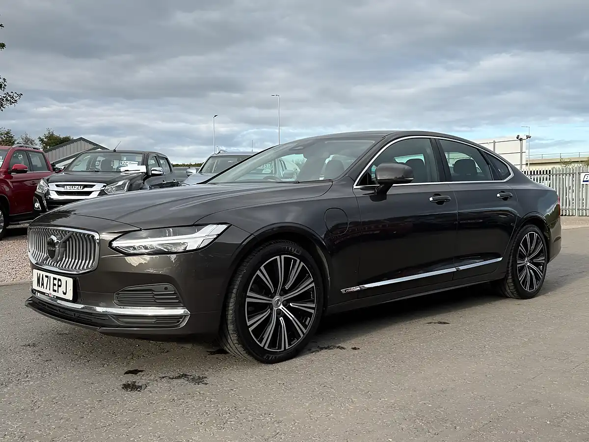 Used 2021 Volvo S90 Inscription Platinum Grey - Interior and Exterior details 3