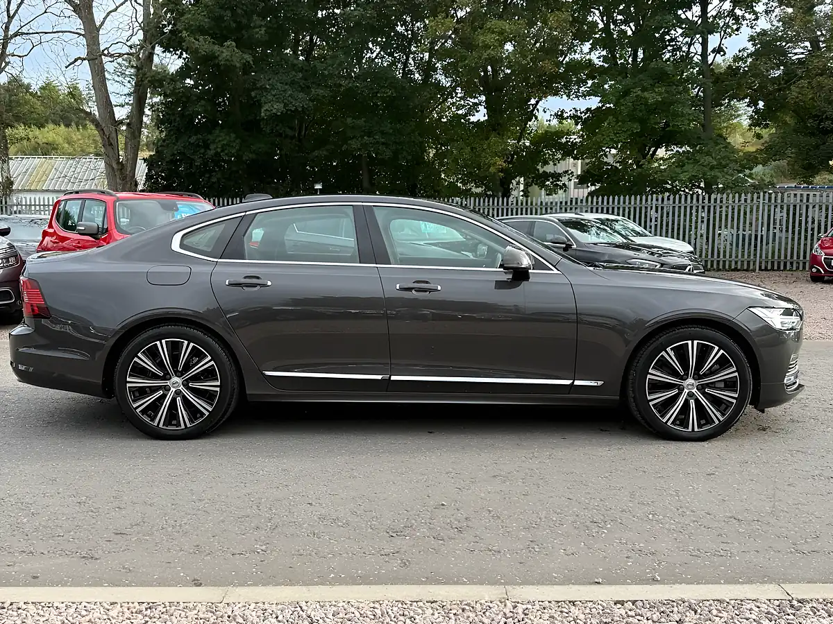 Used 2021 Volvo S90 Inscription Platinum Grey - Interior and Exterior details 4