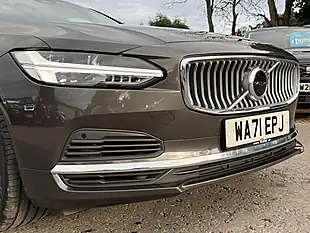 Used 2021 Volvo S90 Inscription Platinum Grey - Interior and Exterior details 9