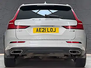 Used 2021 Volvo V60 Cross Country Gold - Interior and Exterior details 13