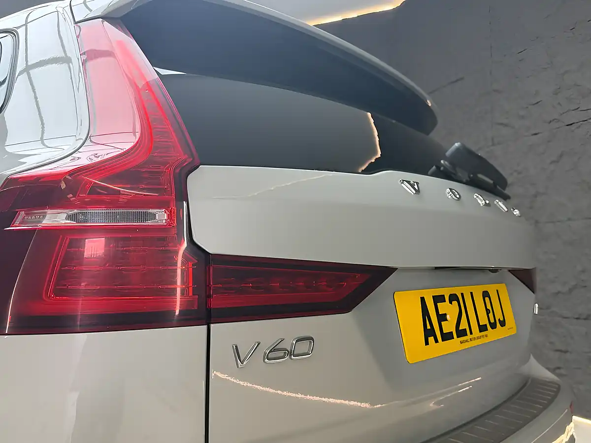 Used 2021 Volvo V60 Cross Country Gold - Interior and Exterior details 18