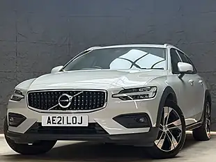Used 2021 Volvo V60 Cross Country Gold - Interior and Exterior details 3
