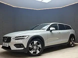 Used 2021 Volvo V60 Cross Country Gold - Interior and Exterior details 4