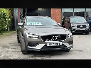 Used 2021 Volvo V60 Cross Country Pebble Grey - Interior and Exterior details 11