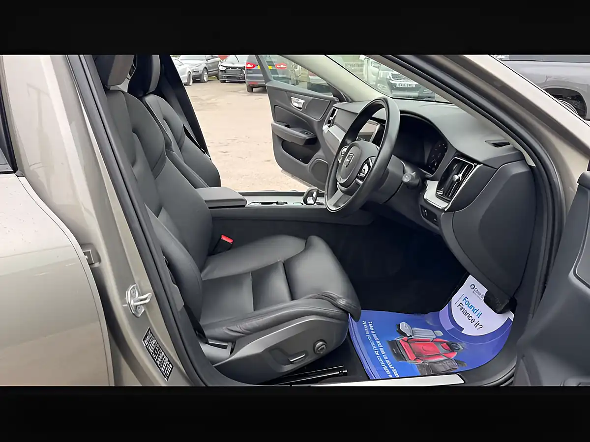 Used 2021 Volvo V60 Cross Country Pebble Grey - Interior and Exterior details 14
