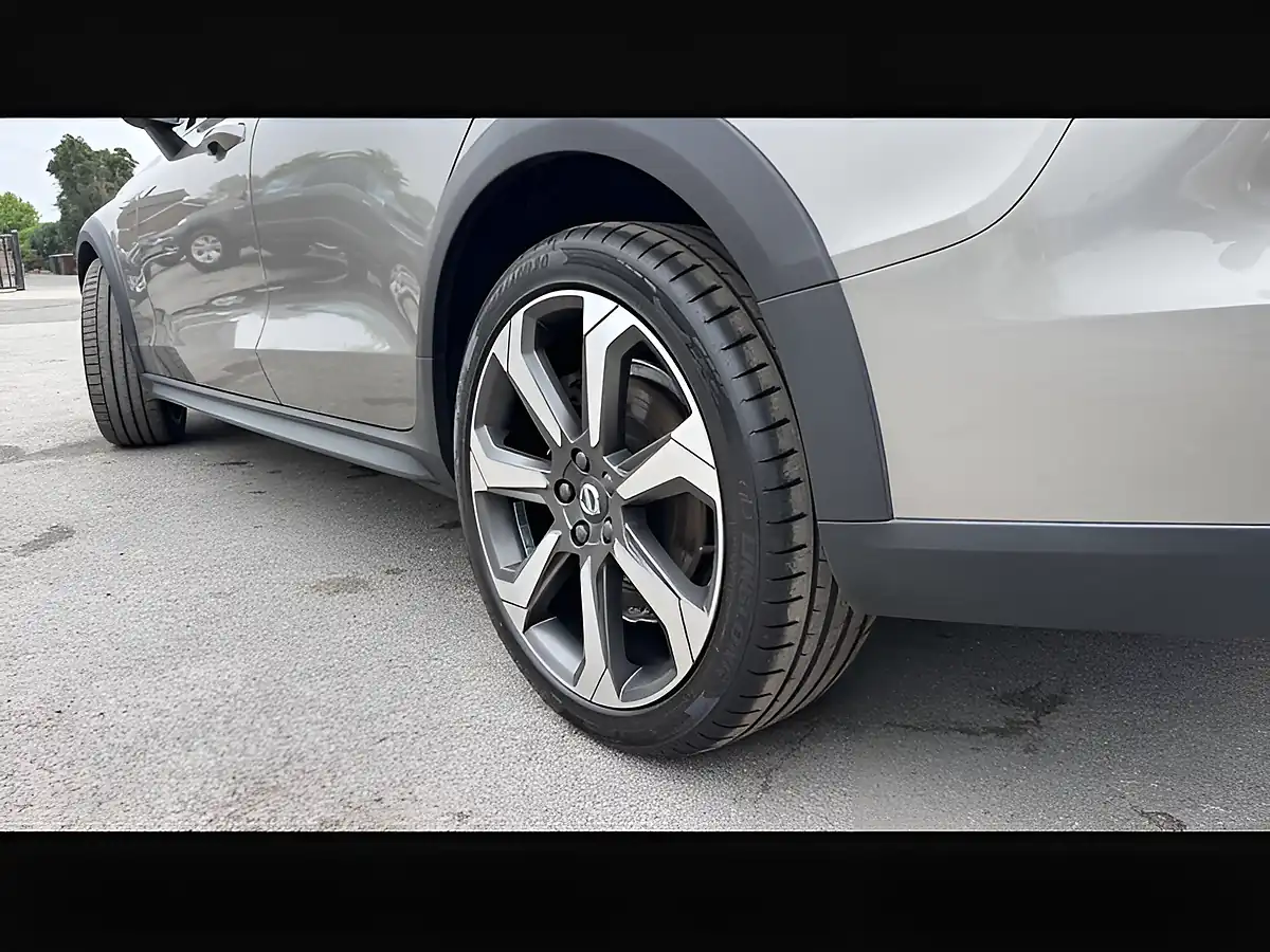 Used 2021 Volvo V60 Cross Country Pebble Grey - Interior and Exterior details 16