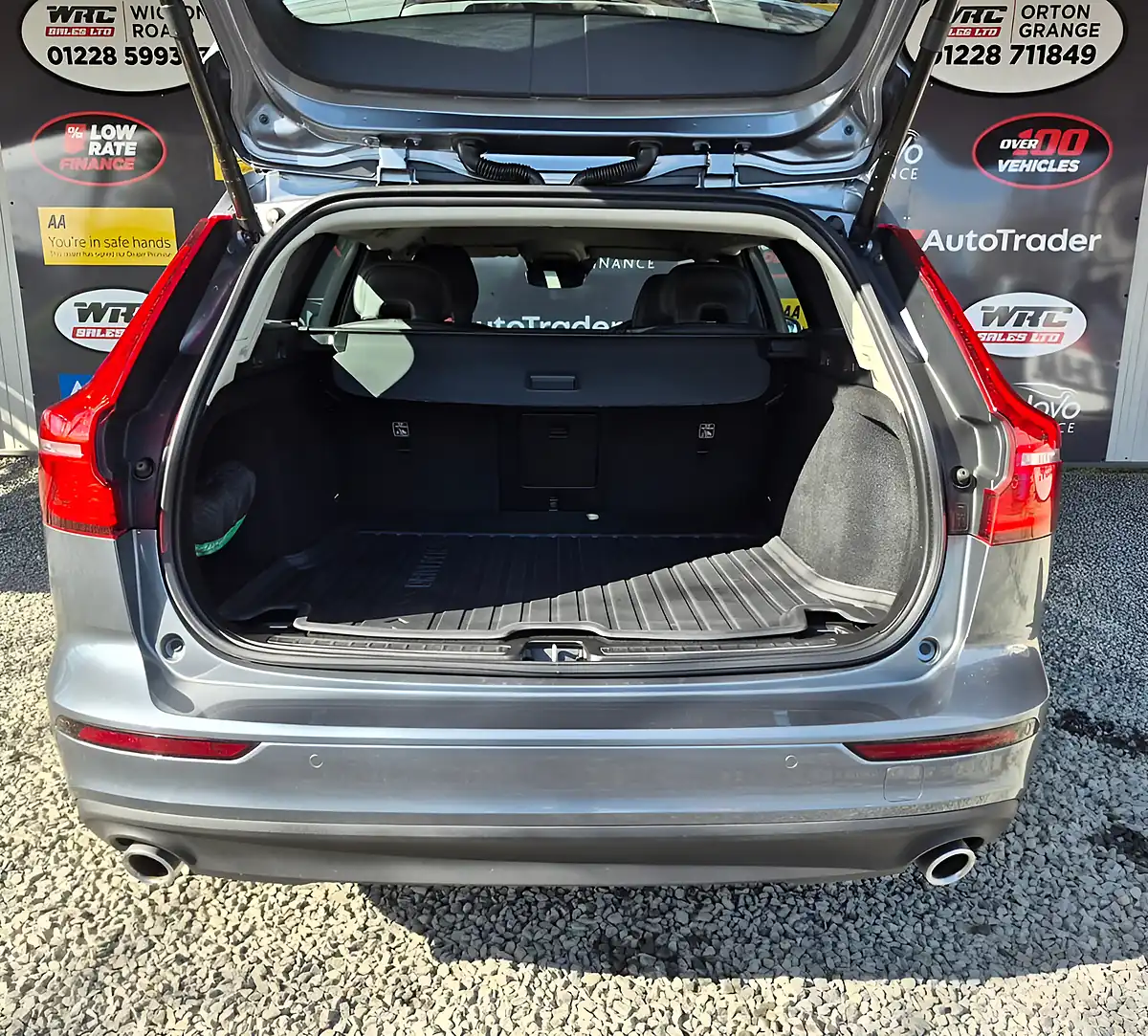 Used 2021 Volvo V60 Momentum Grey - Interior and Exterior details 10