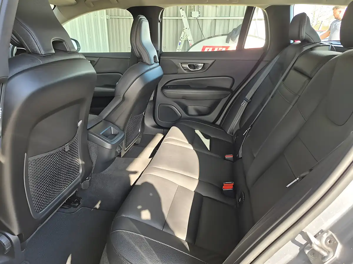 Used 2021 Volvo V60 Momentum Grey - Interior and Exterior details 19