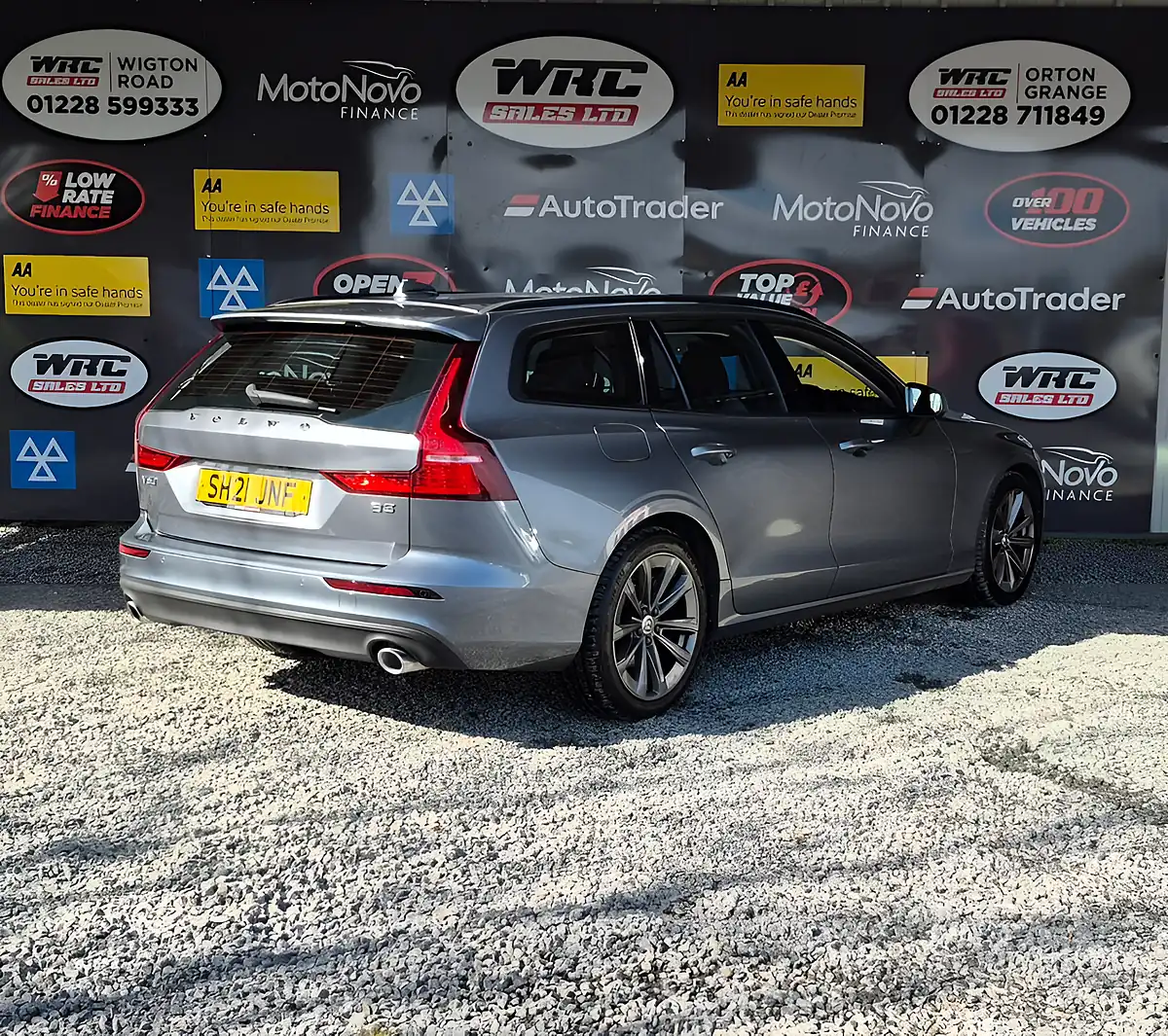 Used 2021 Volvo V60 Momentum Grey - Interior and Exterior details 6