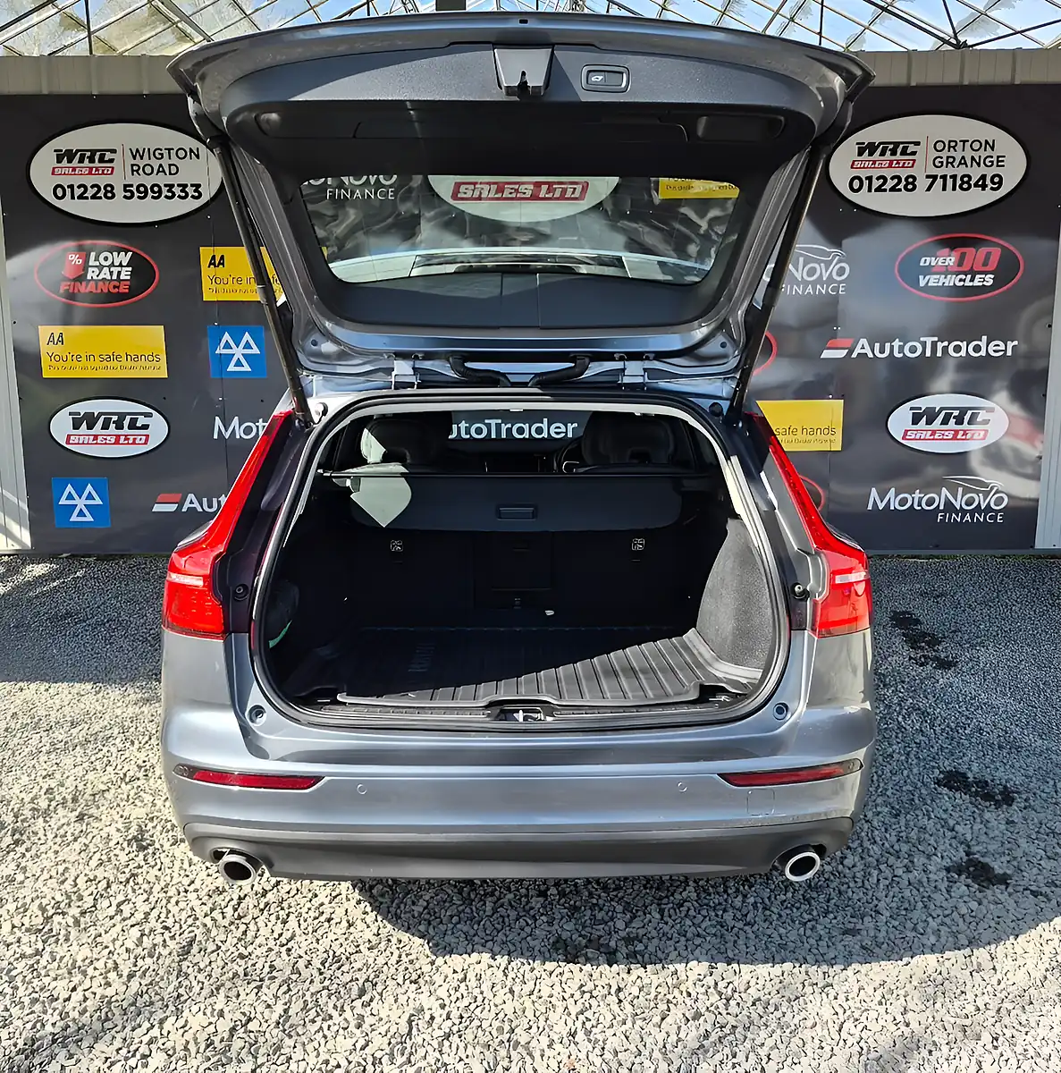 Used 2021 Volvo V60 Momentum Grey - Interior and Exterior details 9